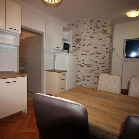 Apartment Zo-Na Povile Bagian luar foto